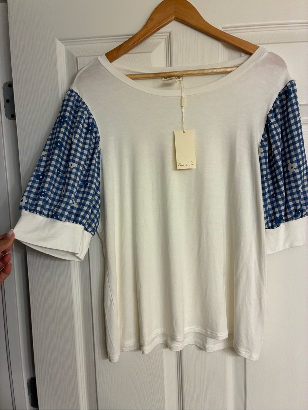 NWT Women's White Tee with Blue Gingham Pattered Puff Sleeves